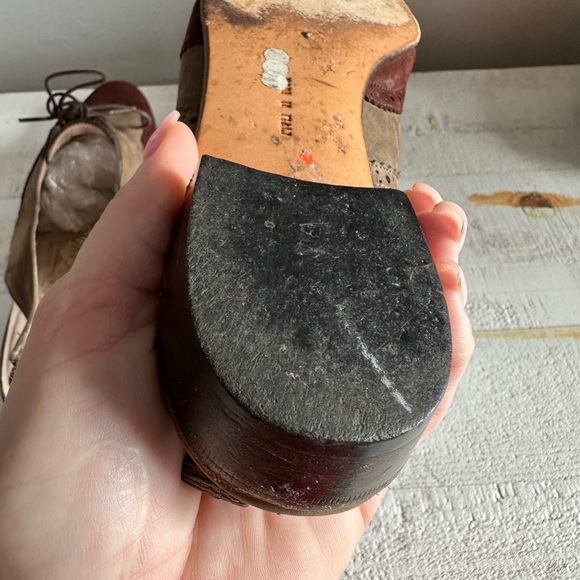 Salvatore Ferragamo Two Tone Wing Tip Vintage Suede Slingbacks sz: 8 - Picture 9 of 10